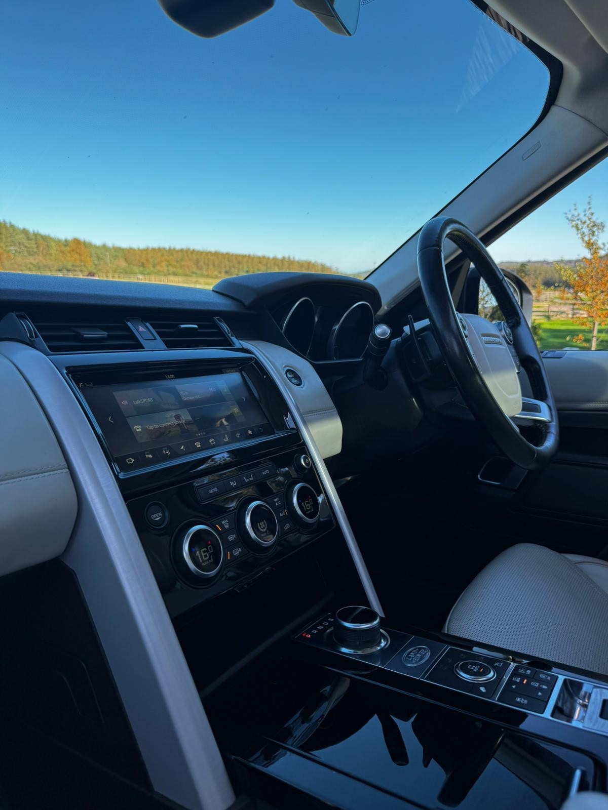 Used Land Rover Discovery 2017 for sale - 76198262: Photo 15