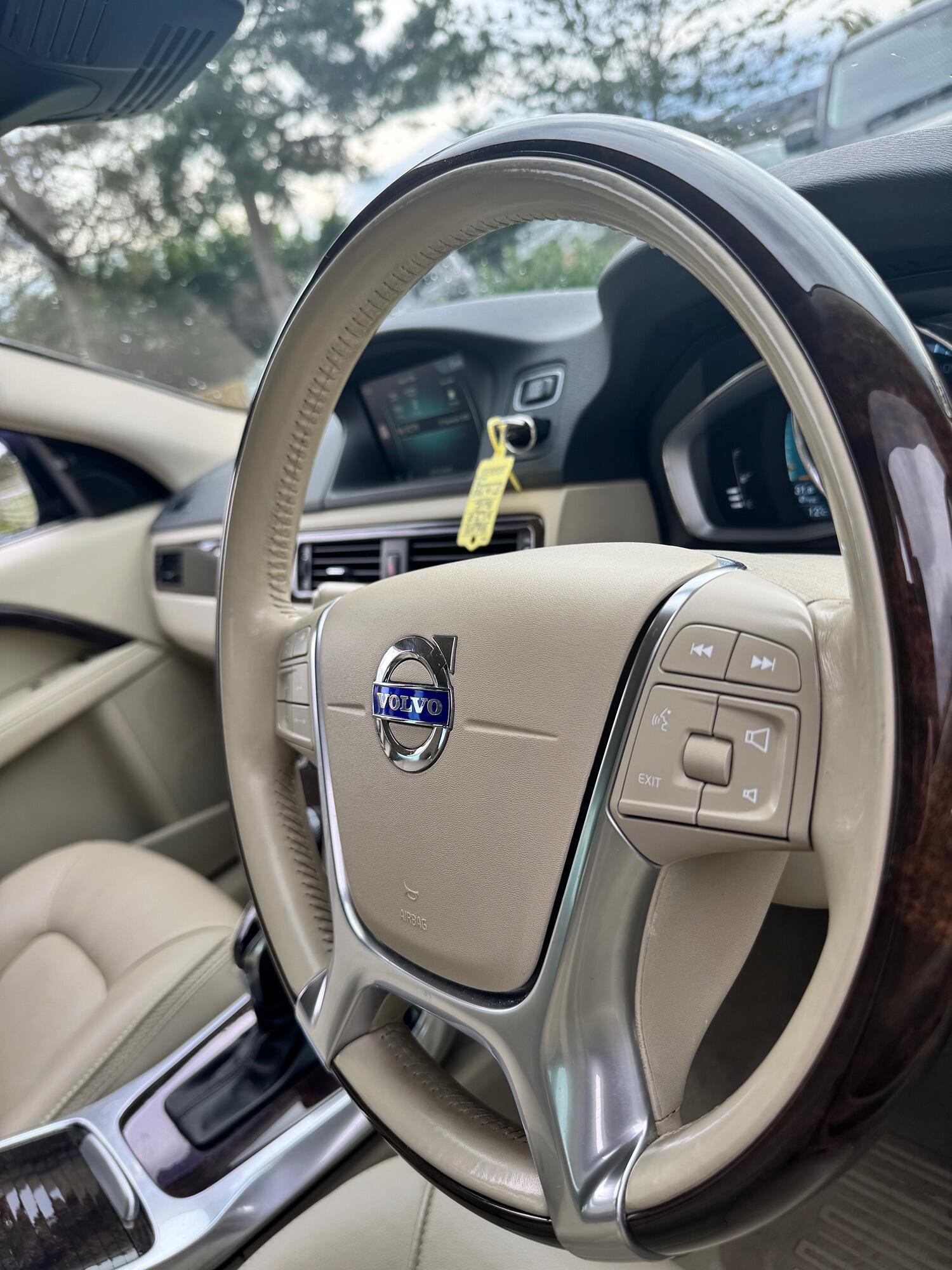Used Volvo XC70 2014 for sale - 76098766: Photo 13