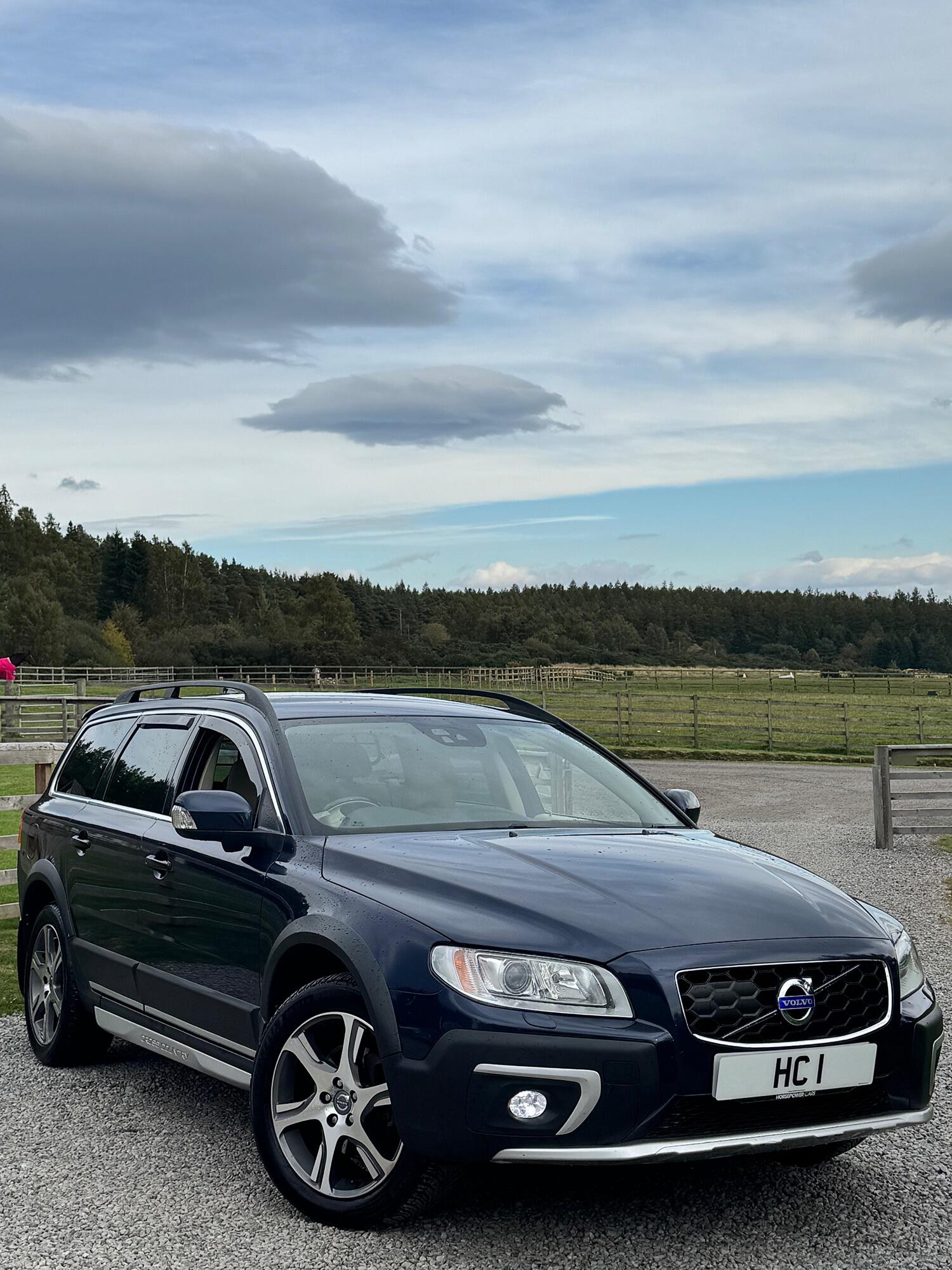 Used Volvo XC70 2014 for sale - 76098766: Photo 3