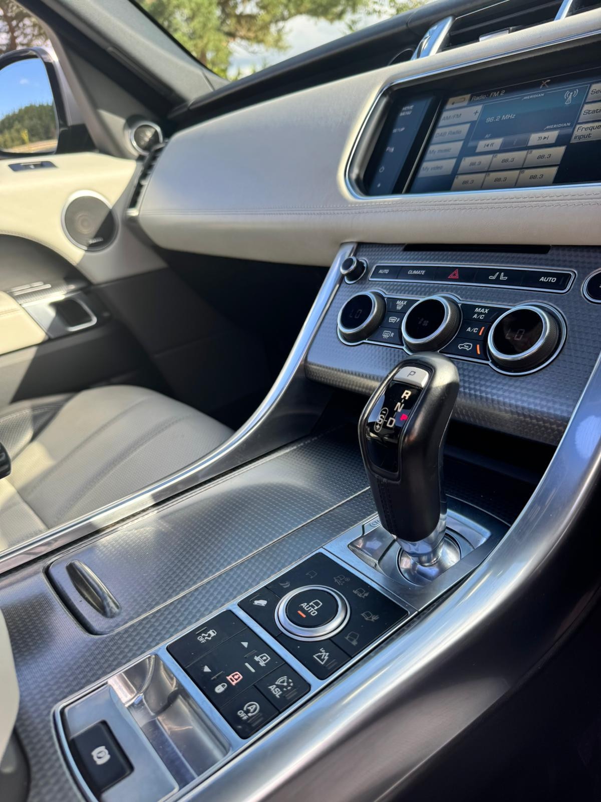 Used Land Rover Range Rover Sport 2015 for sale - 76794357: Photo 9