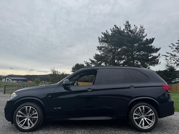 Used BMW X5 2017 for sale - 76120229: Photo 3