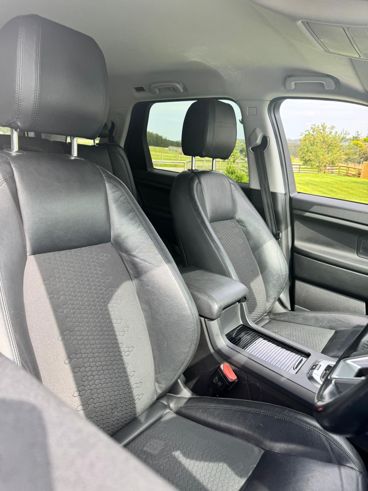 Used Land Rover Discovery Sport 2017 for sale - 75413139: Photo 13