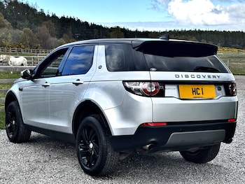 Used Land Rover Discovery Sport 2017 for sale - 78300484: Photo