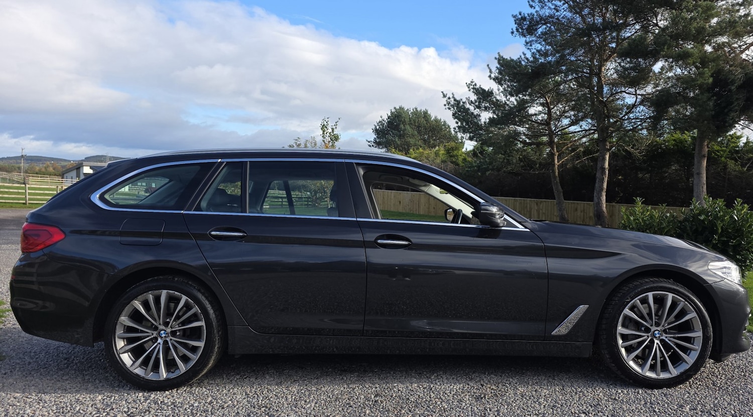 Used BMW 5 Series 2017 for sale - 76347131: Photo 2