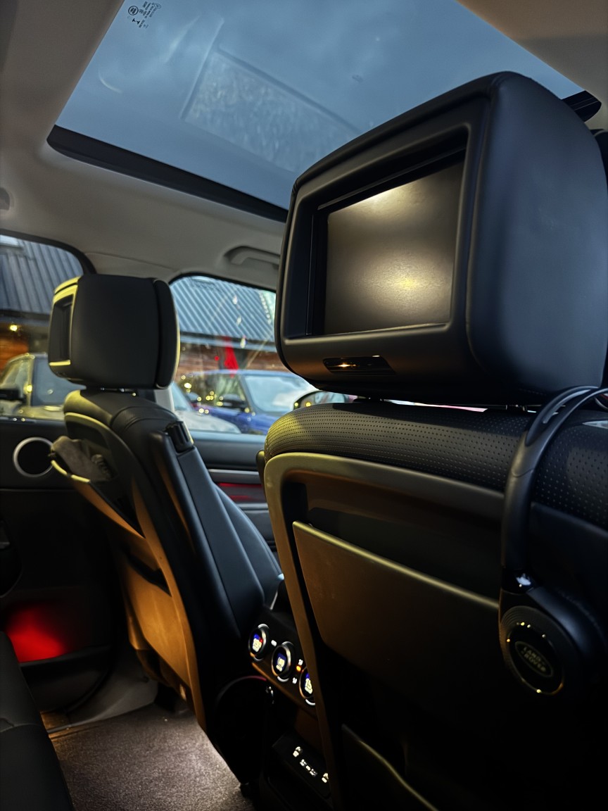 Used Land Rover Discovery 2017 for sale - 78131557: Photo 2