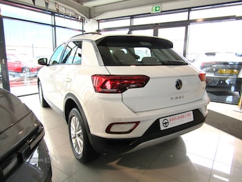 Used Volkswagen T-Roc 2023 for sale - 78966443: Photo