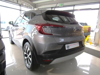 Used Renault Captur 2023 for sale - 79317950: Photo