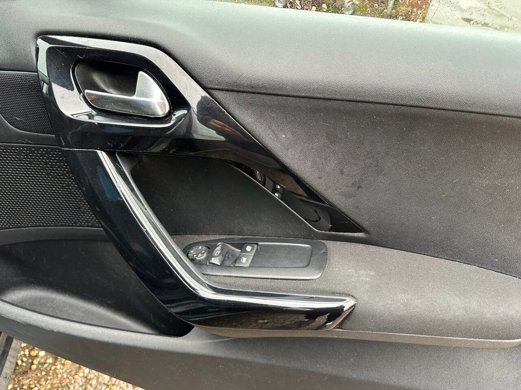 Used Peugeot 208 2016 for sale - 76590760: Photo 24