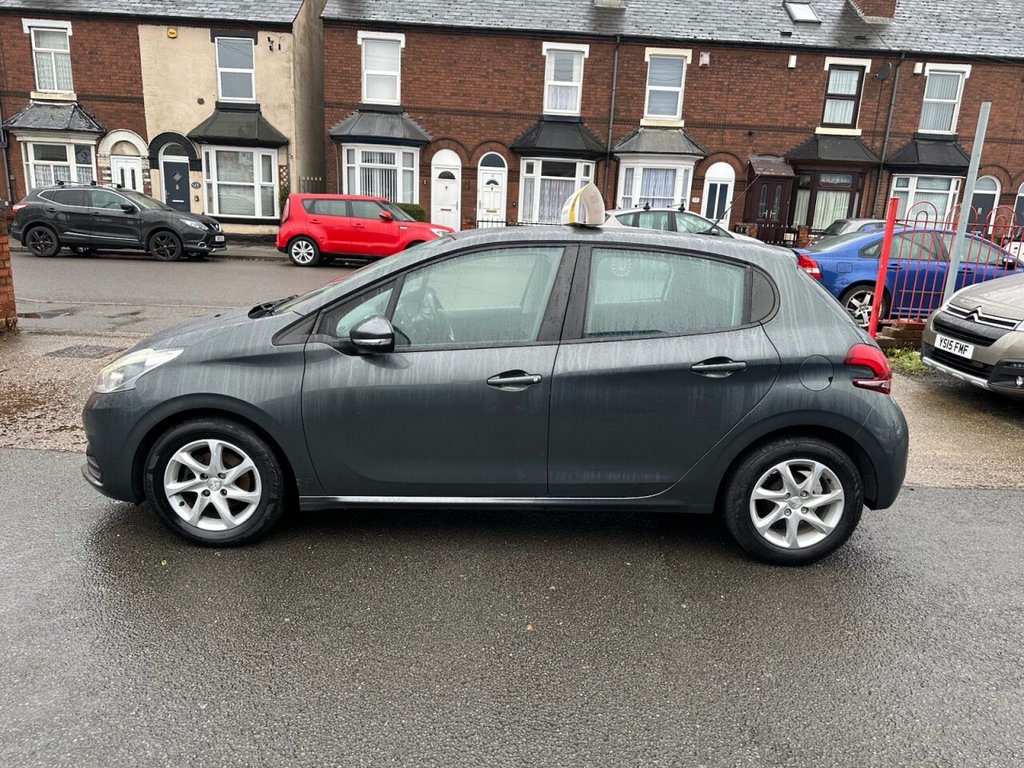 Used Peugeot 208 2016 for sale - 76590760: Photo 6