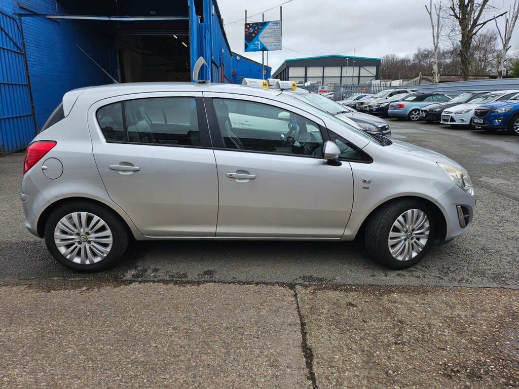 Used Vauxhall Corsa 2011 for sale - 77904758: Photo 2