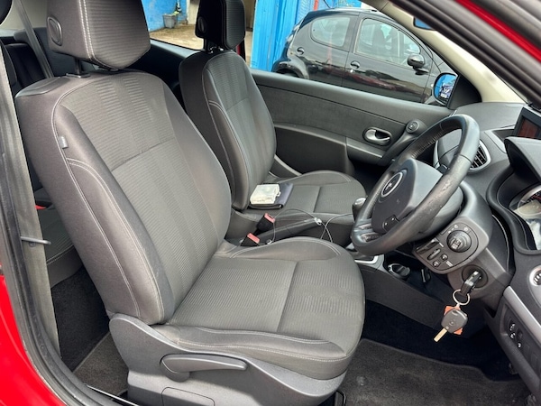 Used Renault Clio 2010 for sale - 76014836: Photo 18