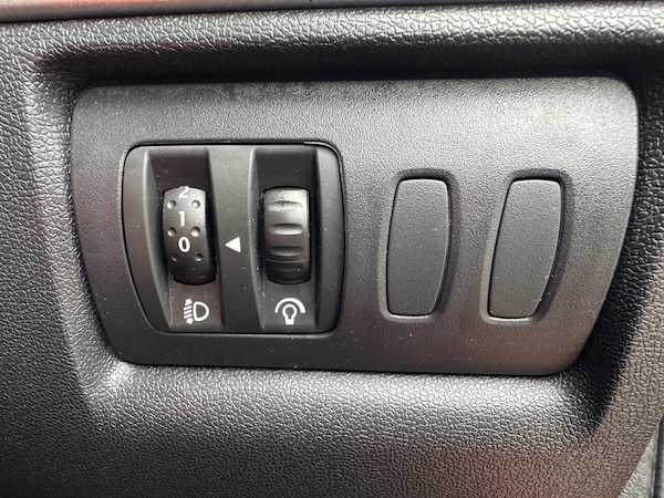 Used Renault Clio 2010 for sale - 76014836: Photo 25