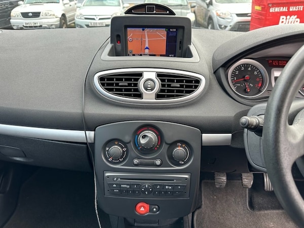 Used Renault Clio 2010 for sale - 76014836: Photo 26