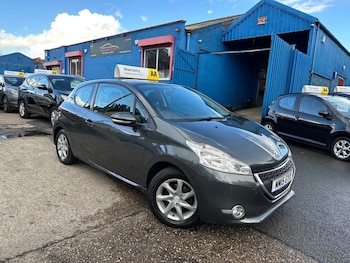 2015 (15) - 1.2 VTi PureTech Active Hatchback 3dr Petrol Manual Euro 6 (82 ps)