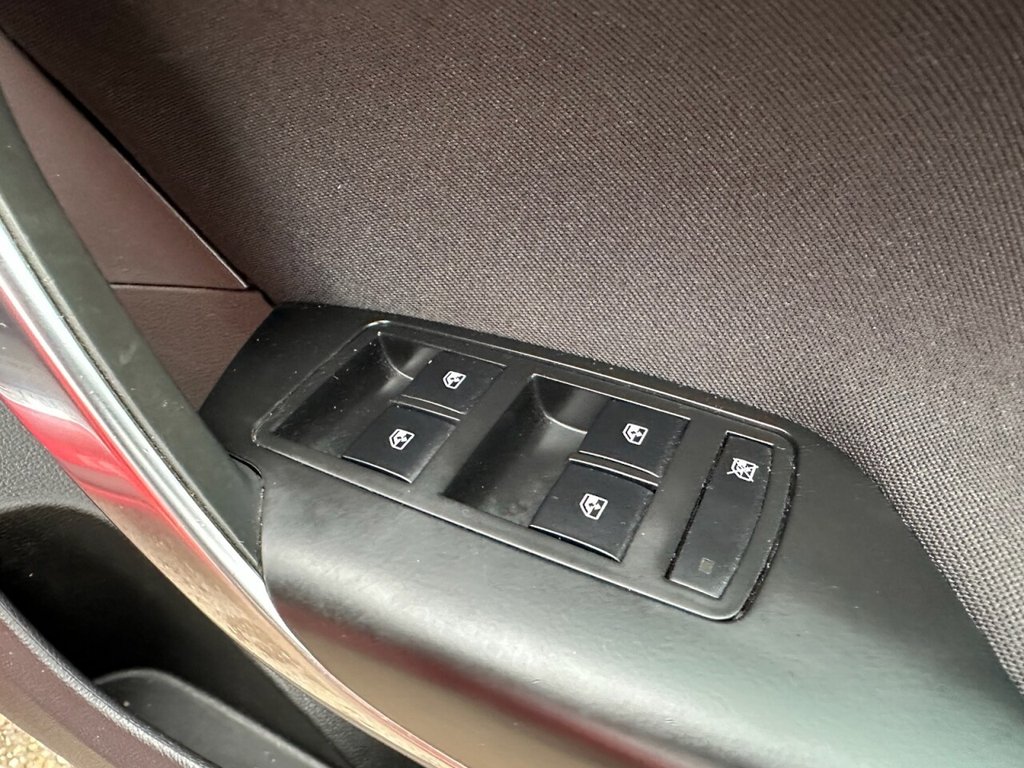 Used Vauxhall Insignia 2015 for sale - 77785910: Photo 23