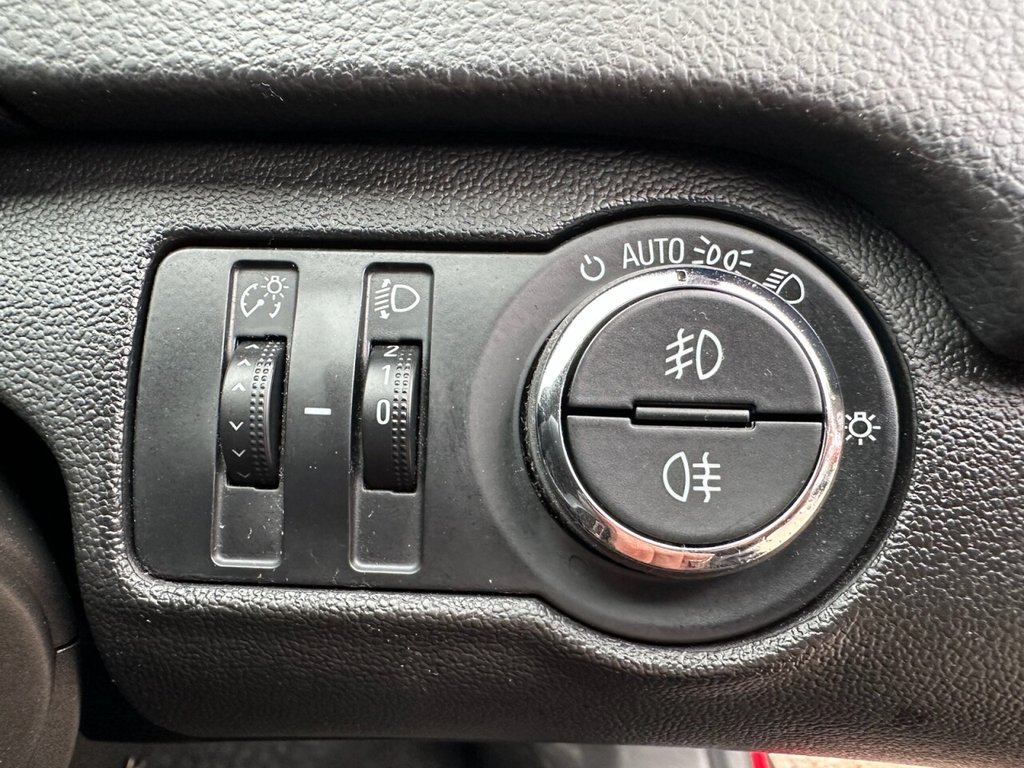 Used Vauxhall Insignia 2015 for sale - 77785910: Photo 28