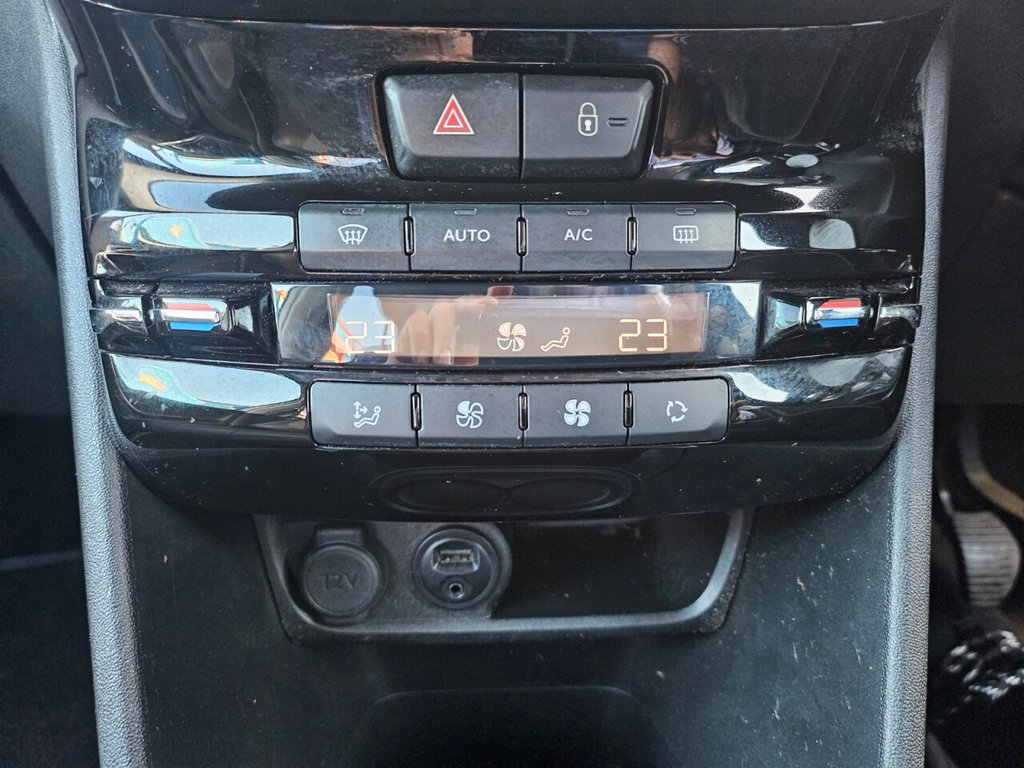 Used Peugeot 2008 2014 for sale - 76376237: Photo 13