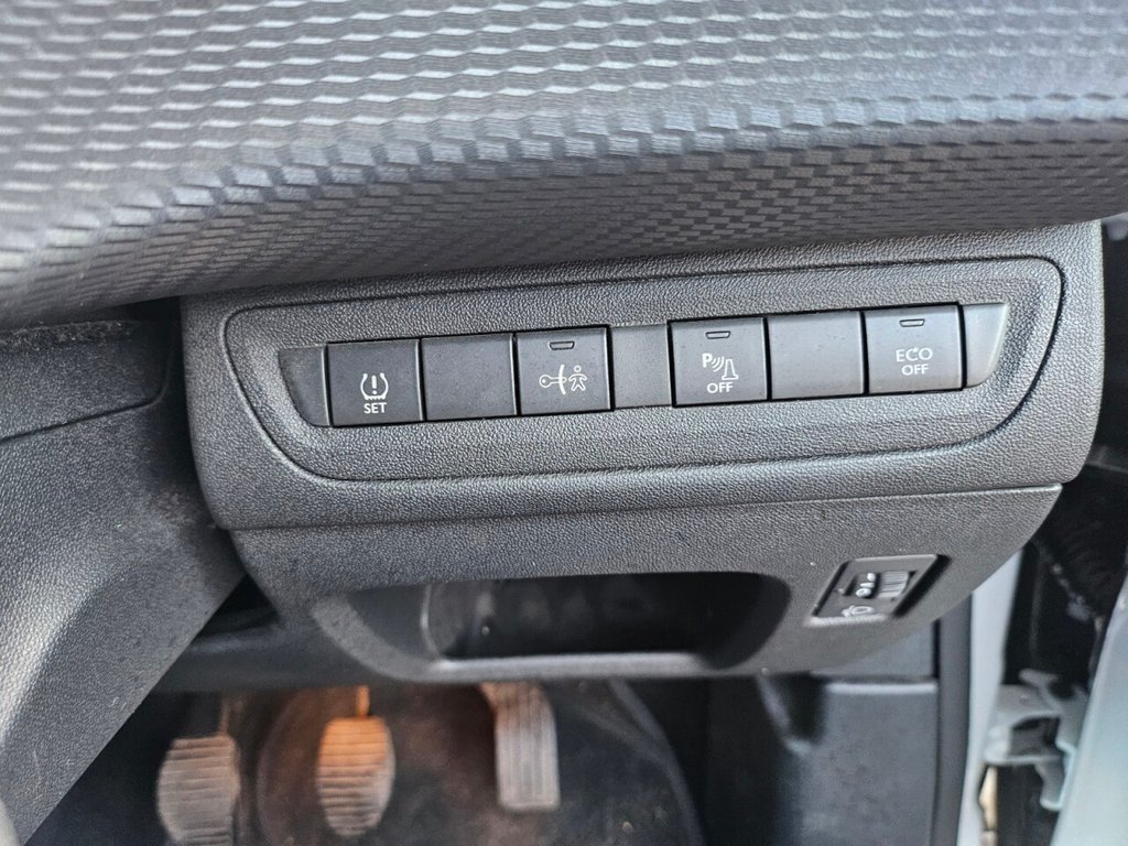 Used Peugeot 2008 2014 for sale - 76376237: Photo 20