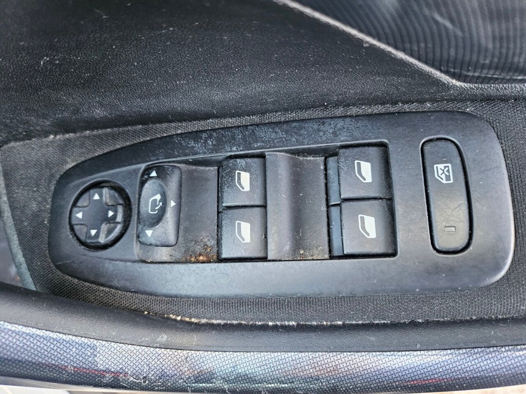 Used Peugeot 2008 2014 for sale - 76376237: Photo 21