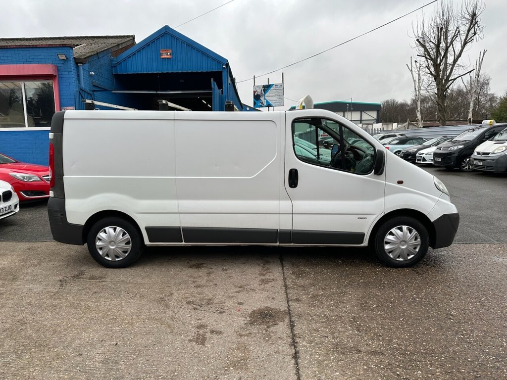 Used Vauxhall Vivaro 2011 for sale - 77785922: Photo 2