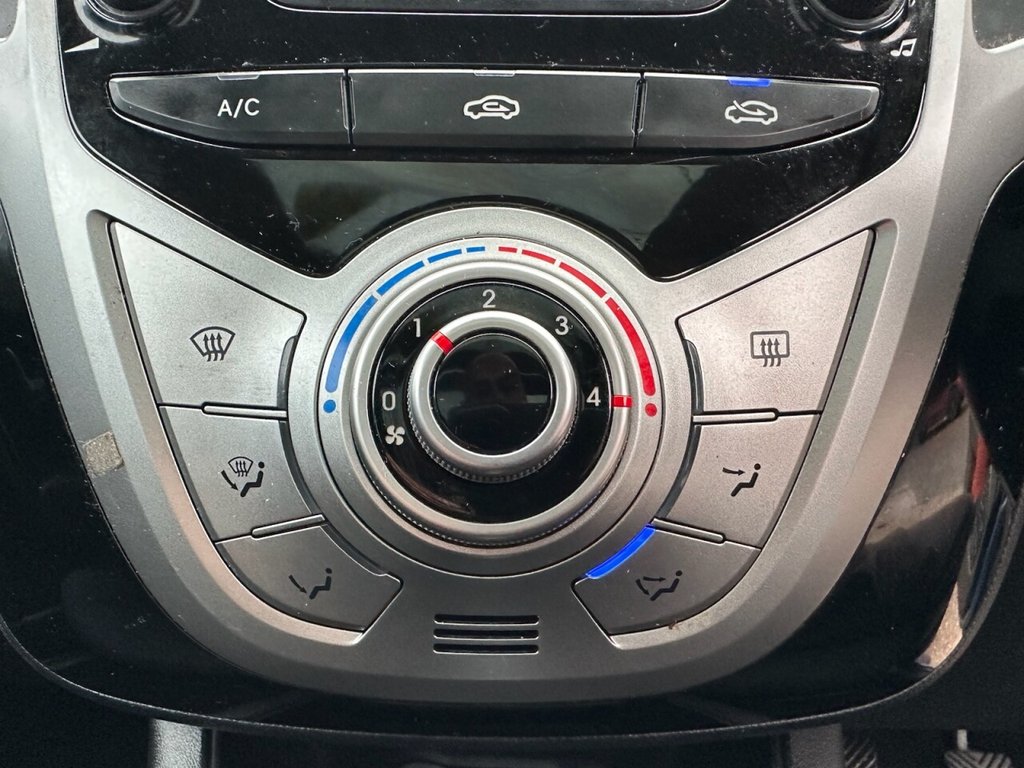 Used Hyundai Ix20 2011 for sale - 76758718: Photo 32