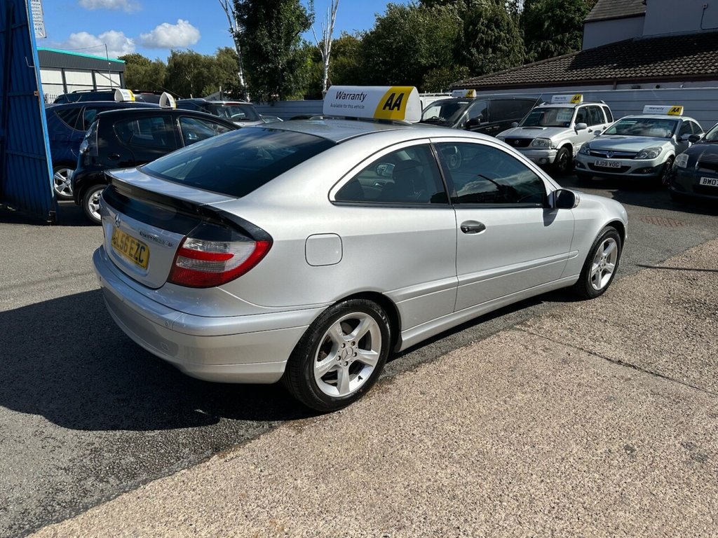 Used Mercedes-Benz C Class 2006 for sale - 76546415: Photo 3