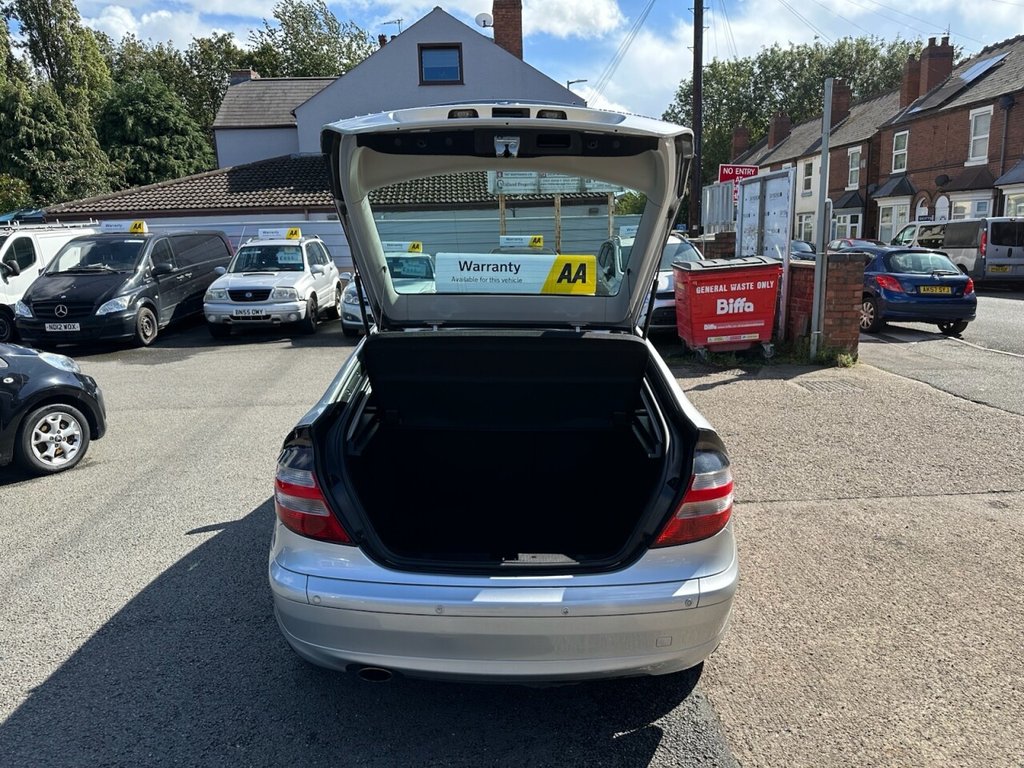 Used Mercedes-Benz C Class 2006 for sale - 76546415: Photo 9