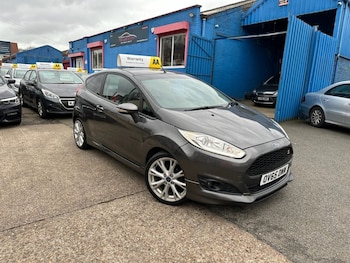Used Ford Fiesta 2015 for sale - 77685473: Photo