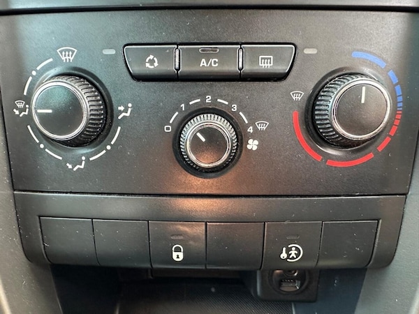 Used Peugeot 207 2013 for sale - 76014787: Photo 33