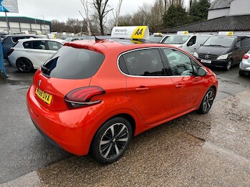 Used Peugeot 208 2018 for sale - 77563929: Photo