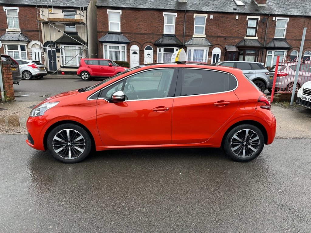 Used Peugeot 208 2018 for sale - 77563929: Photo 6