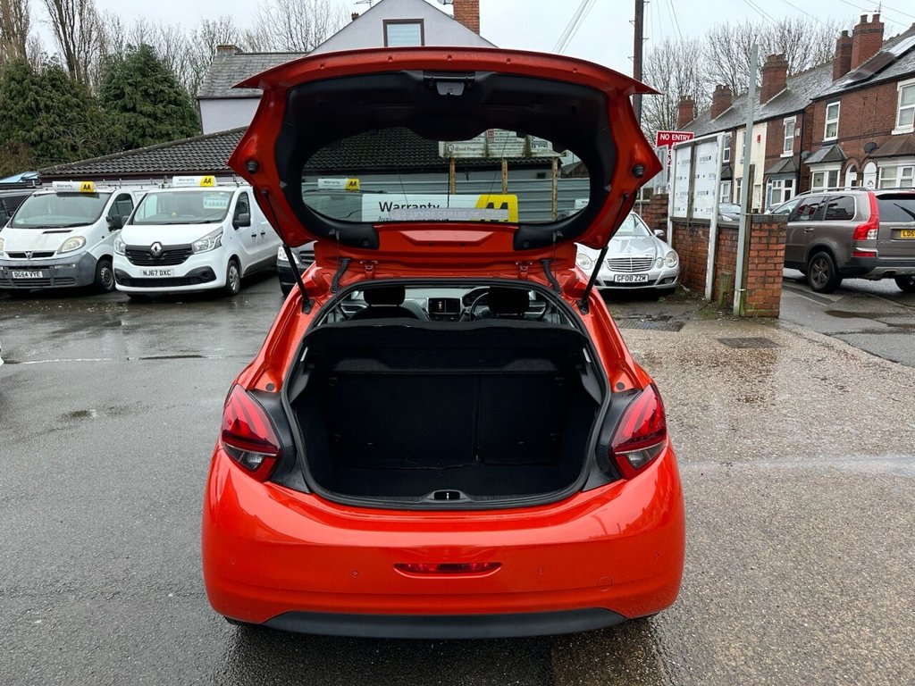 Used Peugeot 208 2018 for sale - 77563929: Photo 9