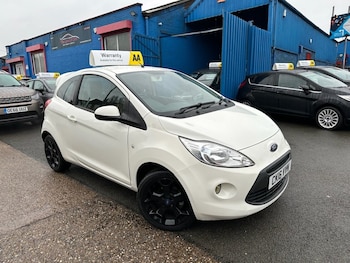 2016 (16) - 1.2 Zetec White Edition 3dr