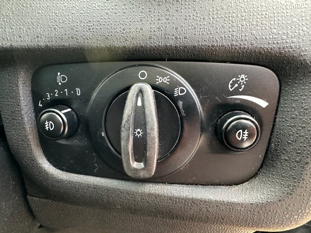 Used Ford Fiesta 2015 for sale - 76338621: Photo 24