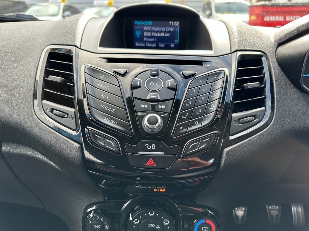 Used Ford Fiesta 2015 for sale - 76338621: Photo 25