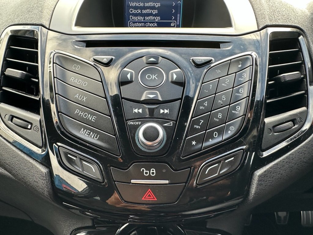 Used Ford Fiesta 2015 for sale - 76338621: Photo 32