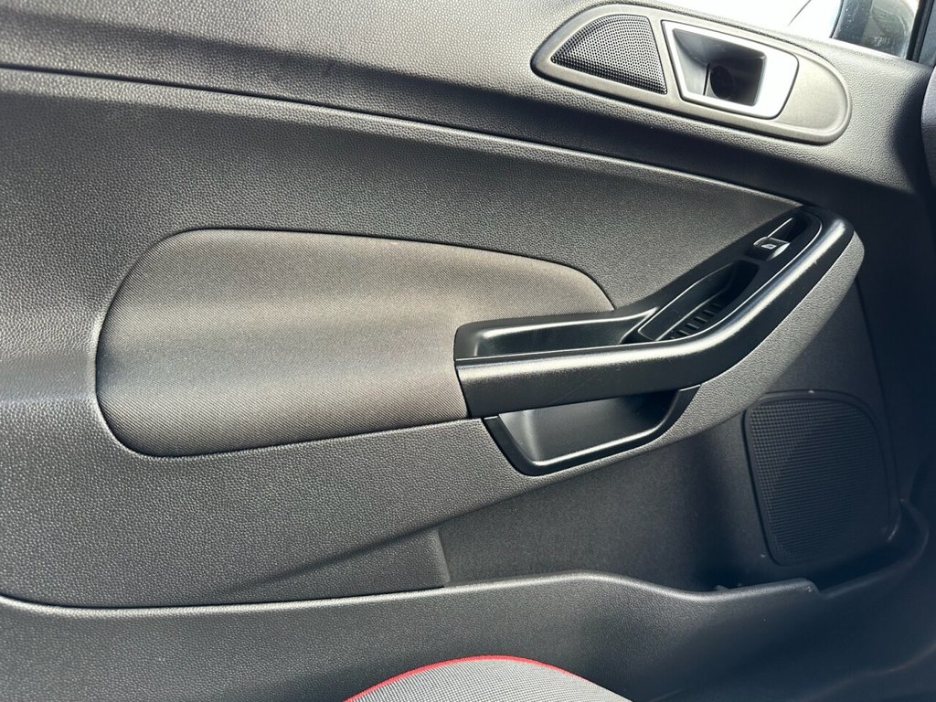 Used Ford Fiesta 2015 for sale - 76338621: Photo 40