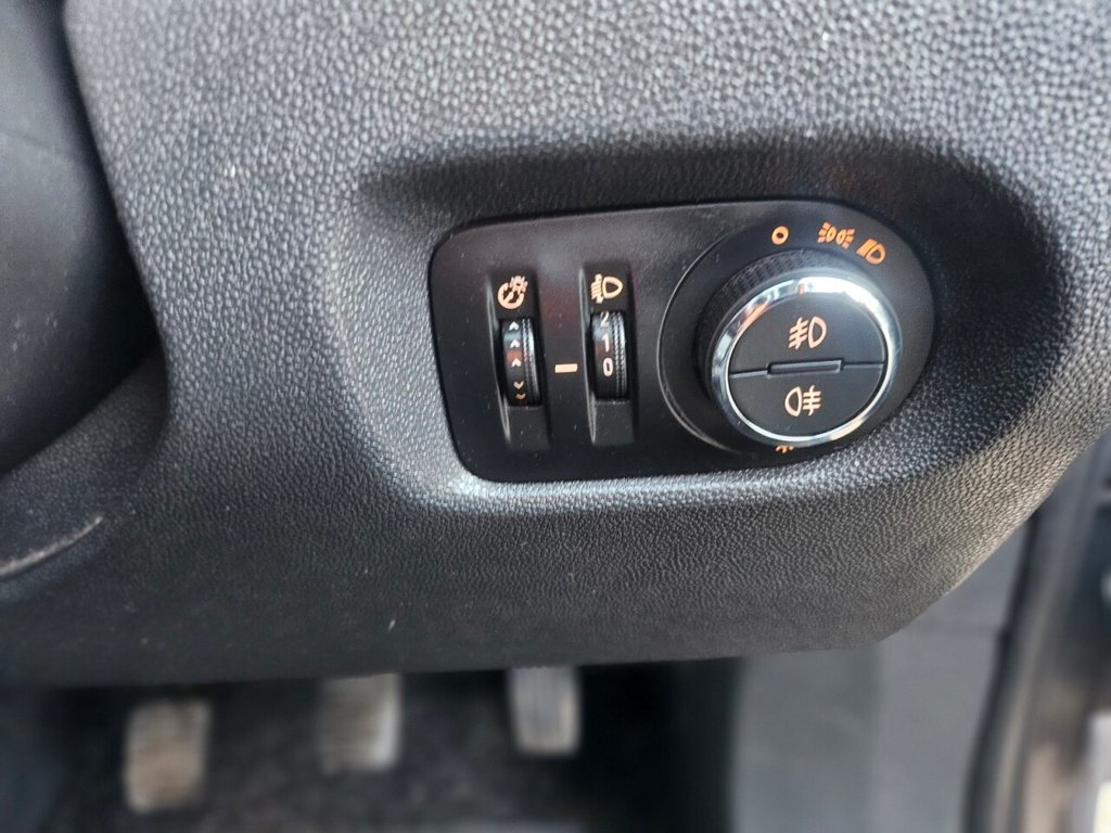 Used Vauxhall Corsa 2013 for sale - 76642506: Photo 17