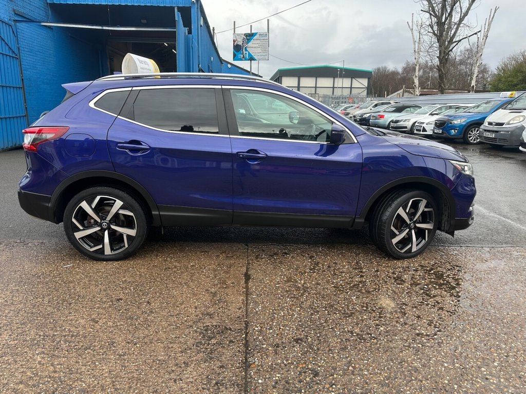 Used Nissan Qashqai 2018 for sale - 77341572: Photo 2