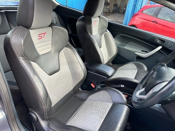 Used Ford Fiesta 2011 for sale - 76338620: Photo 18