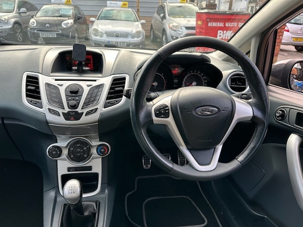 Used Ford Fiesta 2011 for sale - 76338620: Photo 22