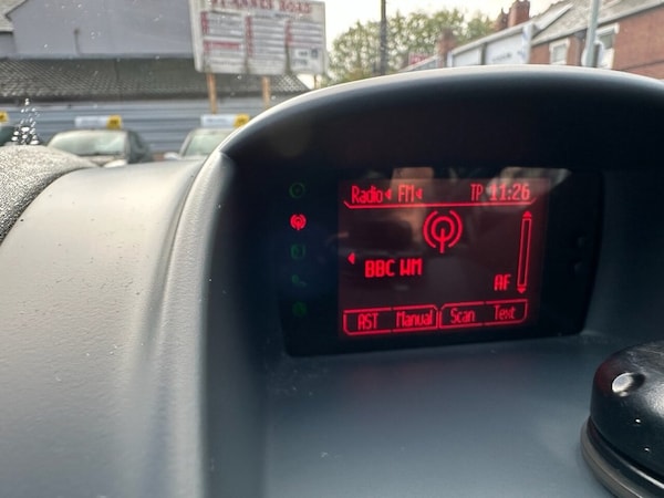 Used Ford Fiesta 2011 for sale - 76338620: Photo 28