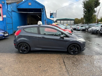 Used Ford Fiesta 2011 for sale - 76338620: Photo 2