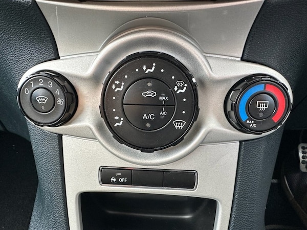 Used Ford Fiesta 2011 for sale - 76338620: Photo 30