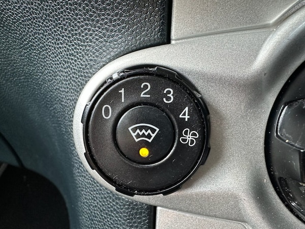 Used Ford Fiesta 2011 for sale - 76338620: Photo 31
