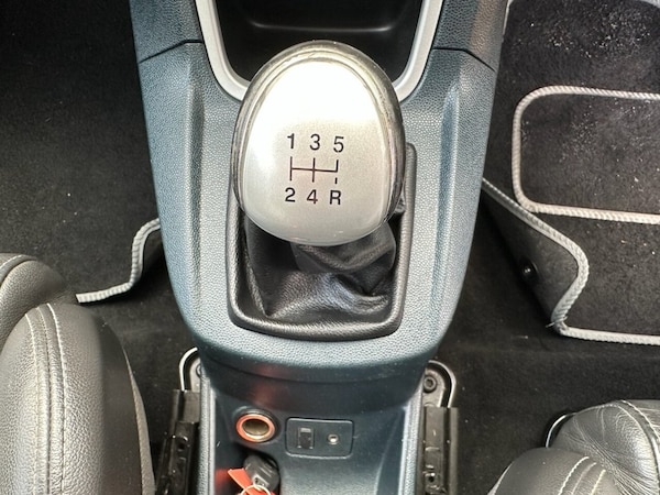 Used Ford Fiesta 2011 for sale - 76338620: Photo 34