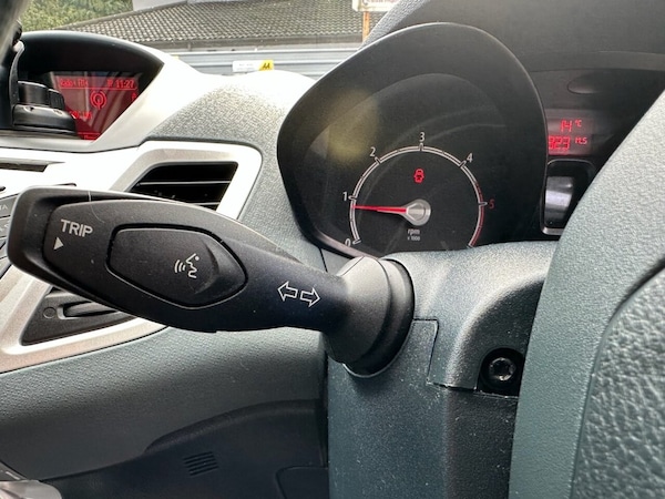 Used Ford Fiesta 2011 for sale - 76338620: Photo 44
