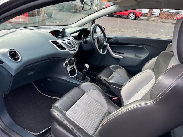 Used Ford Fiesta 2011 for sale - 76338620: Photo 48