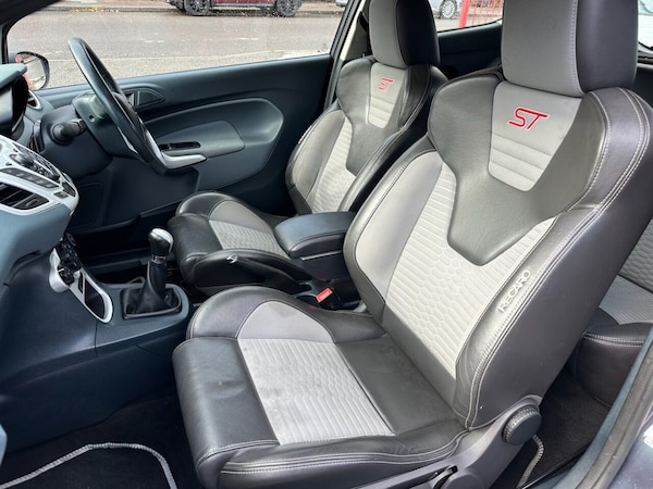 Used Ford Fiesta 2011 for sale - 76338620: Photo 49