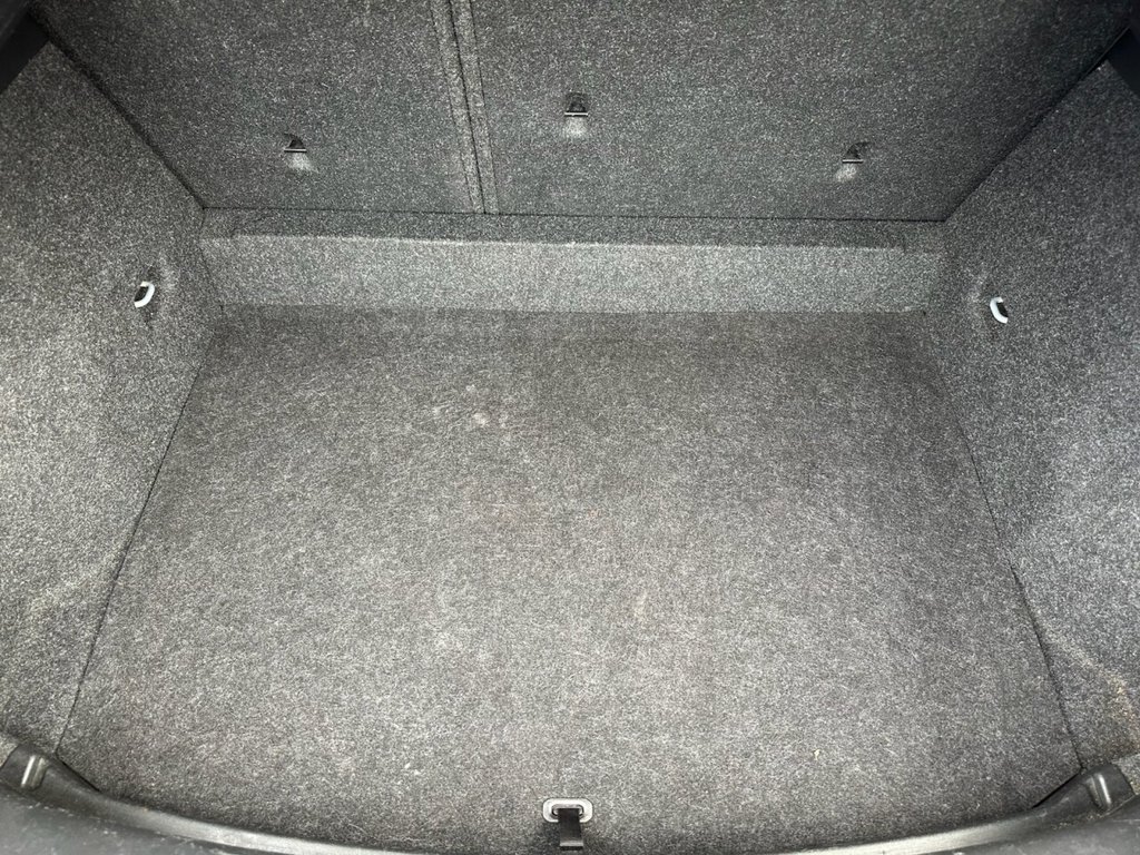 Used Volvo V40 2016 for sale - 76303541: Photo 11